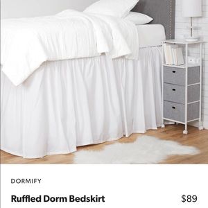 Dorm bed skirt